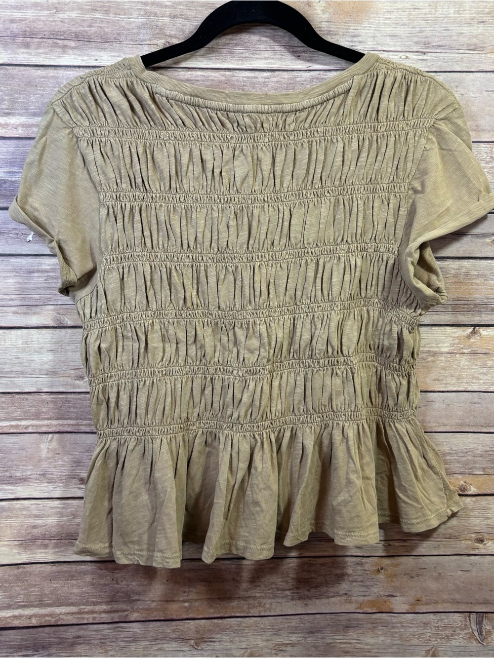 The Tabby Ruched Cap-Sleeve Tee by Pilcro Tan Size Medium - Picture 7 of 7